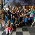 Een schoolklas na een bezoek aan het  NOVA Mobiel Planetarium. Credit: Marco de Swart