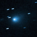 Hubble-opname van de interstellaire komeet 3I/ATLAS © NASA/ESA
