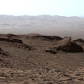 Fotomozaïek, gemaakt door Marsrover Curiosity, van de Ubajara-boorlocatie in de Marskrater Gale. © NASA/Jet Propulsion Laboratory (JPL)-Caltech/Malin Space Science Systems (MSSS)