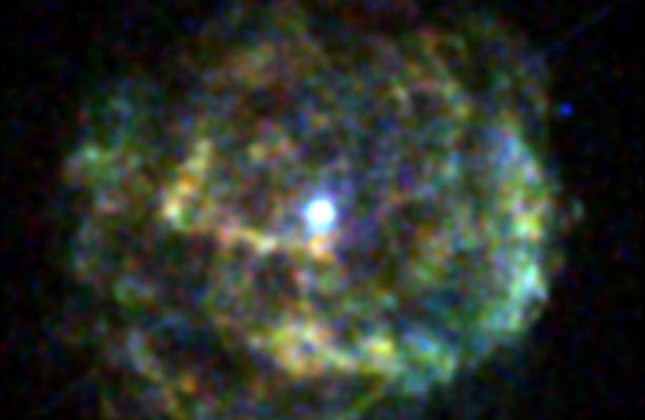 Röntgenopname van de NASA-satelliet Chandra van de supernovarest Kes 73. De heldere bron in het centrum is de magnetar AXP 1E 1841-045  (credit: NASA/CXO/J. Vink Universiteit Utrecht)