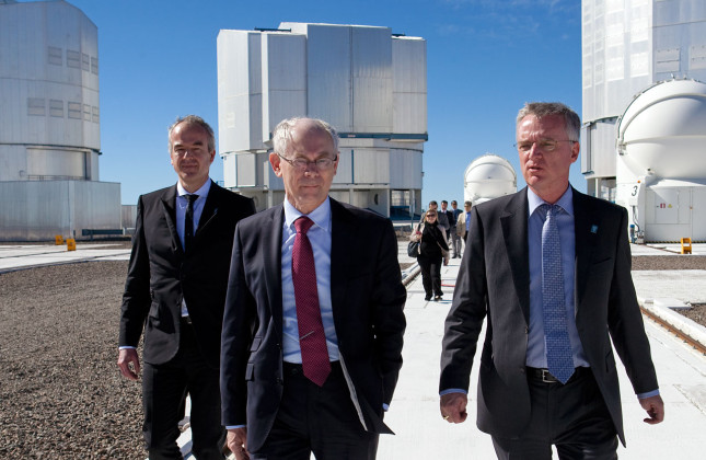 Hoge Europese delegaties bezoeken Paranal