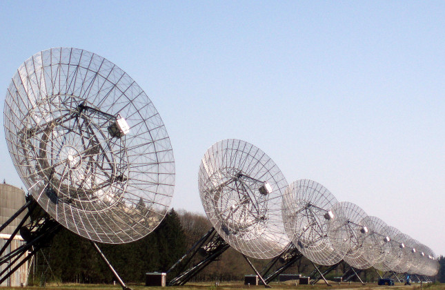 De Westerbork Synthese Radio Telescoop. (c) Onderwijsgek/Wikimedia [cc-by-sa-2.5-nl]