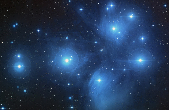 Zevengesternte, gefotografeerd door Ruimtetelescoop Hubble. (c) NASA, ESA, AURA/Caltech, Palomar Observatory