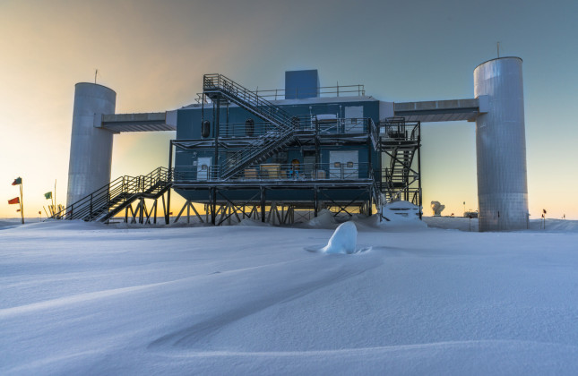 IceCube op de Zuidpool. (c) Martin Wolf, IceCube/NSF