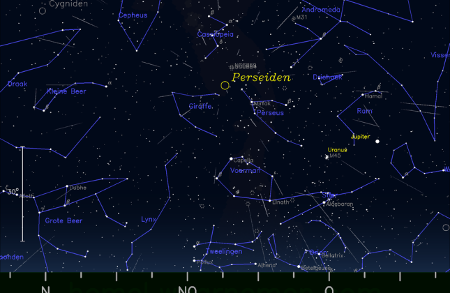 Het hemelkaartje toont de sterrenhemel in noordoostelijke richting op 13 augustus om 3:45 uur. Credit: hemel.waarnemen.com