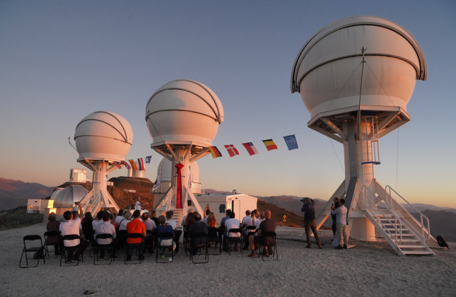 Minister Dijkgraaf van OCW opent officieel de BlackGEM-array van telescopen op ESO's La Silla sterrenwacht in Chili. Credit: NOVA/Thomas Wijnen