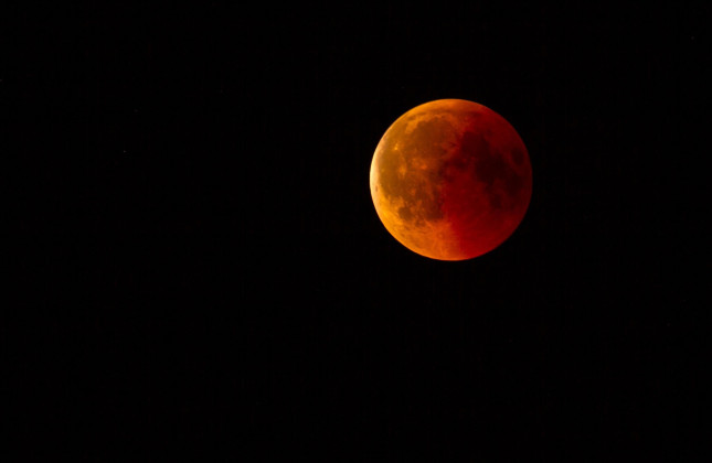 Een foto van een eerdere maansverduistering. (c) Andreas via Pixabay
