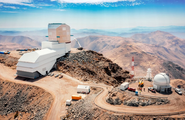 Het Vera C. Rubin Observatory in Chili. (c) Rubin Observatory/NSF/AURA/A. Pizarro D.