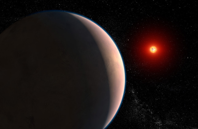Artist’s impression van de rotsachtige exoplaneet GJ 486 b, die om een rode dwergster op 26 lichtjaar afstand in het sterrenbeeld Virgo cirkelt. © NASA, ESA, CSA, Joseph Olmsted (STScI)