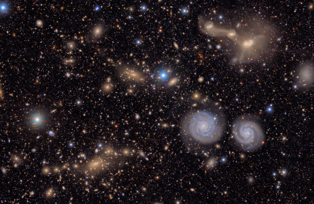 Een deel van de Virgo-cluster van sterrenstelsels, gefotografeerd door de Vera Rubin-telescoop. © NSF-DOE Vera C. Rubin Observatory