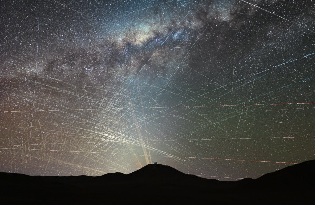 Een miljoen satellieten en spiegels in de ruimte vormen een ernstige bedreiging voor de nachtelijke hemel