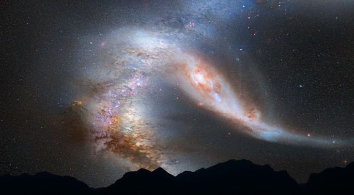 Illustratie van een blik op de sterrenhemel net voor de voorspelde samensmelting van het naburige Andromedastelsel met de Melkweg. 
Over 3,75 miljard jaar begint de schijf van Andromeda het blikveld te vullen en zijn zwaartekracht verstoringen te veroorz