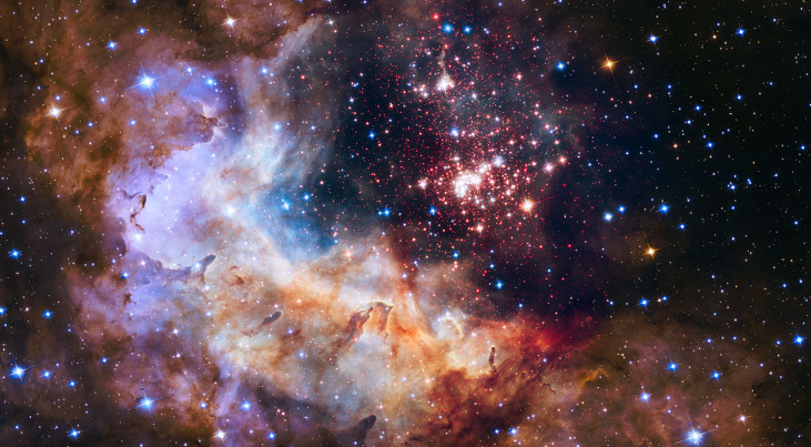 De sterrenhoop Westerlund 2 gefotografeerd door de 25 jaar oude Hubble-telescoop. (c) NASA/ESA/STScI