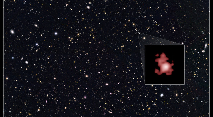 De locatie van het verst gelegen sterrenstelsel in het gebied genaamd GOODS North (Great Observatories Origins Deep Survey North), nabij de Grote Beer. Het veld bevat tienduizenden sterrenstelsels, waarvan vele op enorme afstanden. Astronomen zien het ste