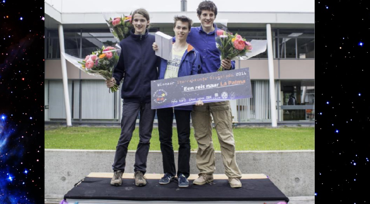 Winnaars van de Nederlandse Sterrenkunde Olympiade 2016. Van links naar rechts: Bouke Jansen (3e prijs, Utrechts Stedelijk Gymnasium), Joost de Kleuver (1e prijs, CSG Het Streek, Ede), Ethan van Woekom (3e prijs, Gemeentelijk Gymnasium Hilversum).
 (c) P