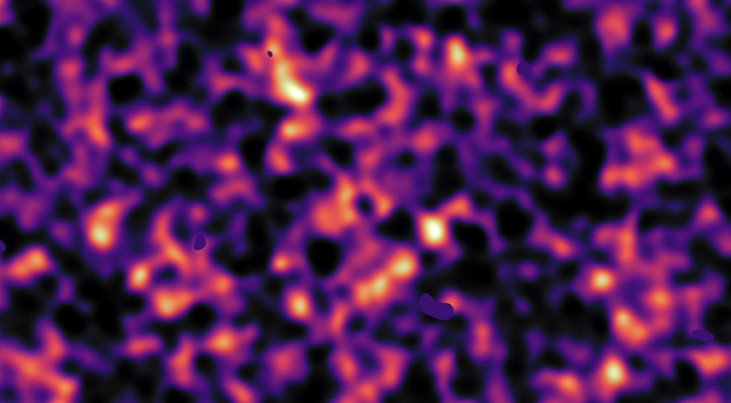 Deze kaart van de donkere materie in het heelal is gebaseerd op gegevens van de KiDS-survey, die is uitgevoerd met de VLT Survey Telescope van de ESO-sterrenwacht op Paranal (Chili). Hij toont een uitgestrekt web van dichte (lichte) en lege (donkere) gebi