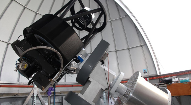 Het prototype van een BlackGEM-telescoop in zijn koepel in Nijmegen. Credit: S. Bloemen