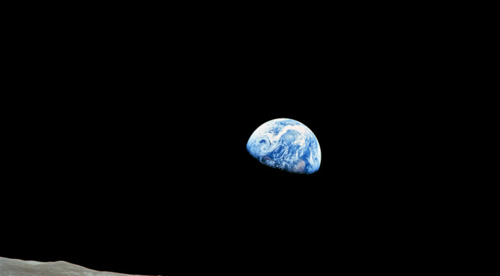 Earthrise (aardopkomst) is een foto van de aarde, gemaakt in 1968 door astronaut William Anders tijdens de Apollo 8-missie . Credit: NASA/Bill Anders