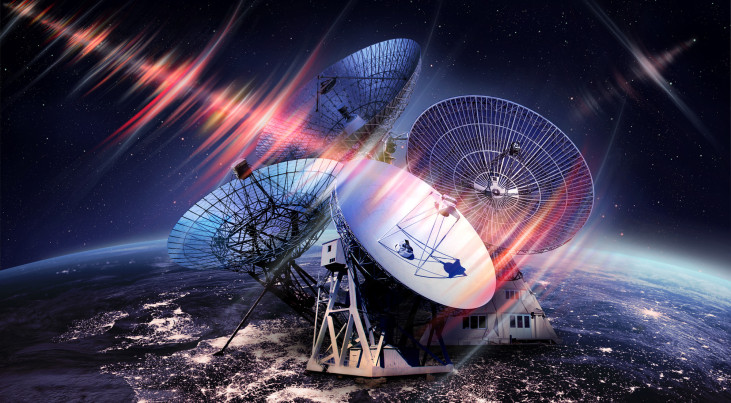 Vier radiotelescopen verzamelden veel heldere snelle radio-uitbarstingen van één herhalende bron - veel meer dan verwacht. Illustratie: Daniëlle Futselaar/artsource.nl
