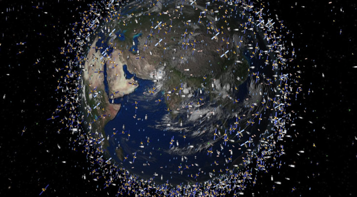 Van het bekende ruimteafval bevindt zeventig procent zich in een lage baan om de aarde, tot ongeveer 2000 kilometer boven het aardoppervlak. (c) ESA