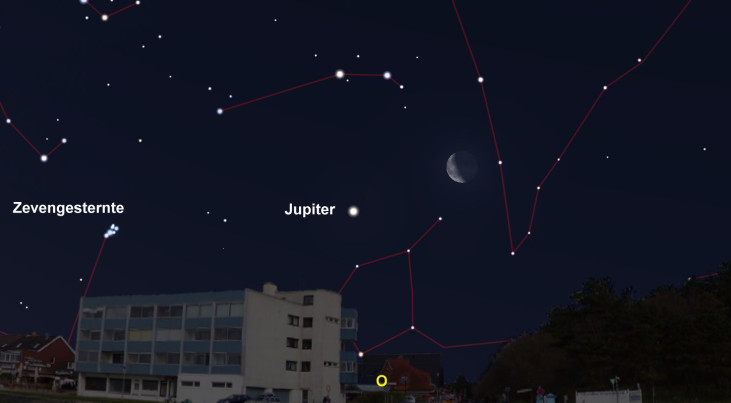 11 juli: Jupiter links van maan