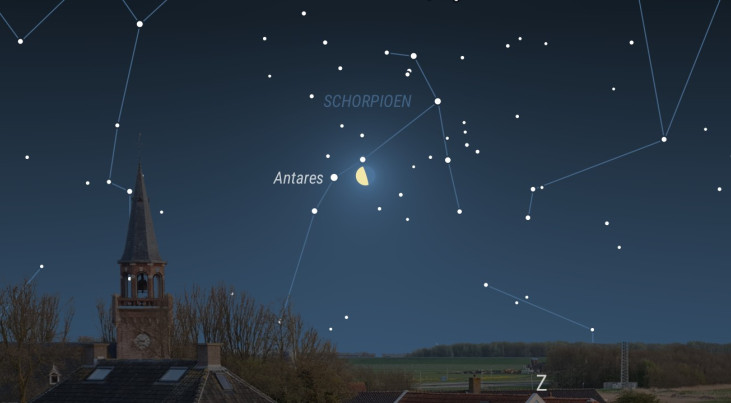3 maart: Antares (Schorpioen) links van halve maan