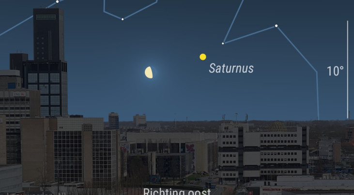 27 juni: Saturnus links van maan