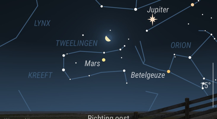 24 september: Jupiter rechts van halve maan