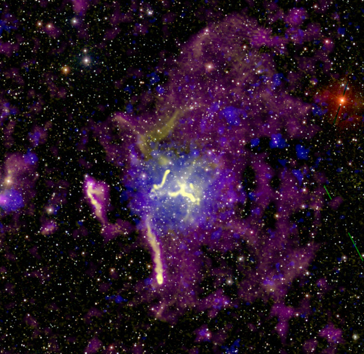 Samengestelde afbeelding van het cluster van sterrenstelsels Abell 2255.
