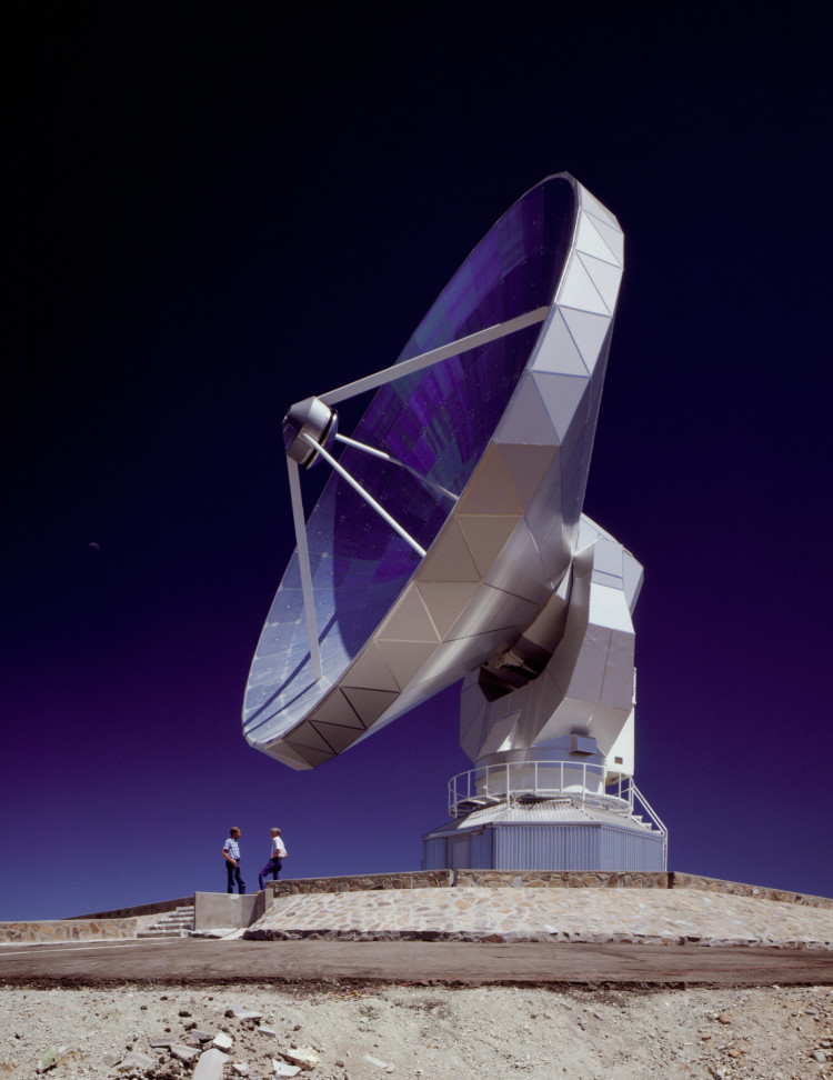 De Africa Millimetre Telescope, hier op archiefbeelden uit Chili. (c) ESO/C. Madsen